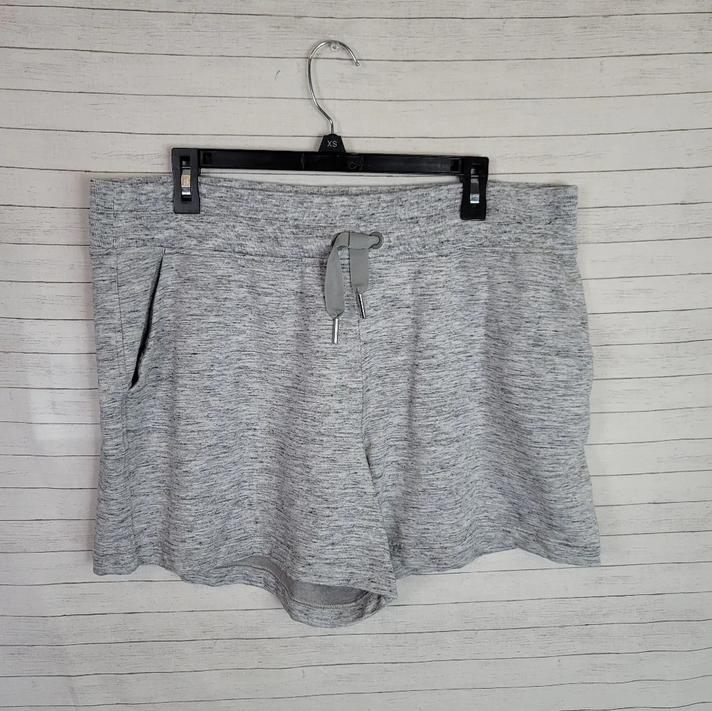 Athleta Balance 4” Shortie in Heathered Gray, sz 1X